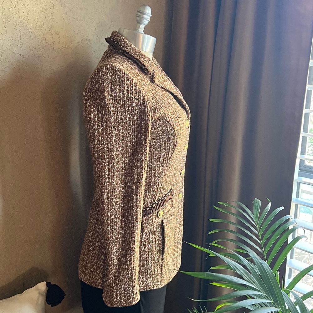 125 St. John Boucle Buttoned Down Brown White Tweed Knit Blazer Jacket Sz 2 - Picture 6 of 14